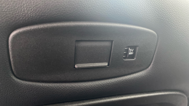 Land Rover Defender 2.0 P300 SE 110 5dr Auto Petrol Estate